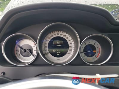 Zdjęcie 9 z 12 samochodu: 2014 MERCEDES-BENZ C 250 VIN:WDDGJ4HB9EG190264 - miniatura