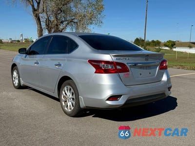 Trzecie zdjęcie samochodu z tyłu: 2017 NISSAN SENTRA S VIN:3N1AB7AP9HY221958 - miniatura