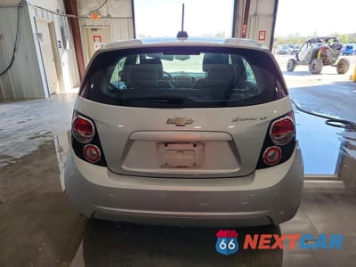 Zdjęcie 6 z 12 samochodu: 2015 CHEVROLET SONIC LT VIN:1G1JC6SG1F4210092 - miniatura