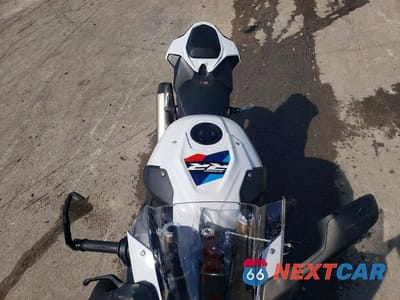 Piąte zdjęcie samochodu w środku: 2024 BMW S 1000 RR VIN:WB10E6301R6J80919 - miniatura