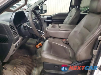 Zdjęcie 7 z 13 samochodu: 2019 FORD F350 SUPER DUTY VIN:1FT8X3B69KEF94868 - miniatura