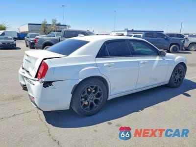 Trzecie zdjęcie samochodu z tyłu: 2019 CHRYSLER 300 S VIN:2C3CCAGG7KH648578 - miniatura