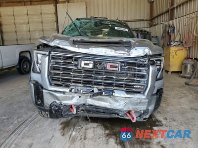 Piąte zdjęcie samochodu w środku: 2026 GMC SIERRA K2500 AT4 VIN:1GT4UPEY7TF186201 - miniatura