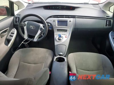 Zdjęcie 8 z 12 samochodu: 2013 TOYOTA PRIUS TWO VIN:JTDKN3DU8D0342455 - miniatura