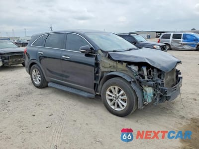 Czwarte zdjęcie samochodu z boku: 2019 KIA SORENTO L VIN:5XYPG4A36KG592141 - miniatura