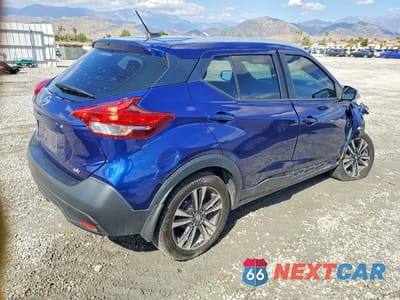 Trzecie zdjęcie samochodu z tyłu: 2019 NISSAN KICKS SV VIN:3N1CP5CU5KL503522 - miniatura