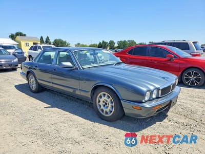Czwarte zdjęcie samochodu z boku: 1998 JAGUAR XJ8 VIN:SAJHX1247WC841374 - miniatura