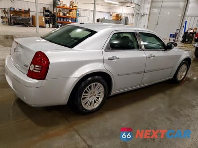 Trzecie zdjęcie samochodu z tyłu: 2010 CHRYSLER 300 TOURING VIN:2C3CA5CV0AH327501 - miniatura
