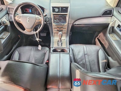 Zdjęcie 8 z 12 samochodu: 2011 LINCOLN MKX VIN:2LMDJ8JK0BBJ18175 - miniatura