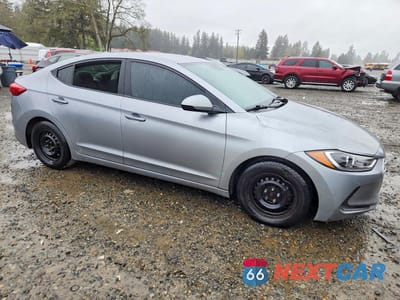 Czwarte zdjęcie samochodu z boku: 2017 HYUNDAI ELANTRA SE VIN:5NPD74LF2HH080081 - miniatura