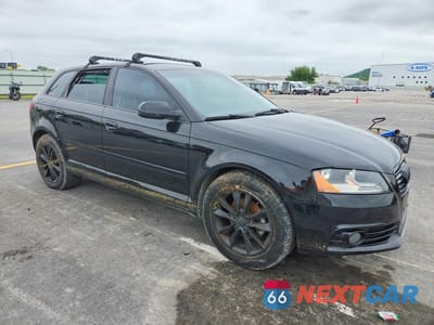 Czwarte zdjęcie samochodu z boku: 2012 AUDI A3 PREMIUM VIN:WAUBJAFM3CA030465 - miniatura