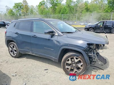 Czwarte zdjęcie samochodu z boku: 2018 JEEP COMPASS LIMITED VIN:3C4NJDCB5JT457107 - miniatura