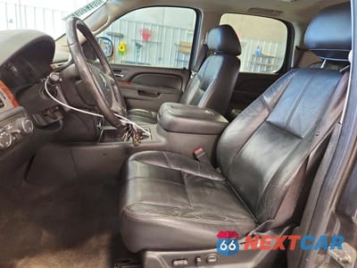 Zdjęcie 7 z 14 samochodu: 2011 CHEVROLET TAHOE K1500 LT VIN:1GNSKBE08BR107875 - miniatura