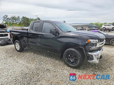 Czwarte zdjęcie samochodu z boku: 2020 CHEVROLET SILVERADO C1500 LT VIN:1GCRWCEK3LZ175862 - miniatura