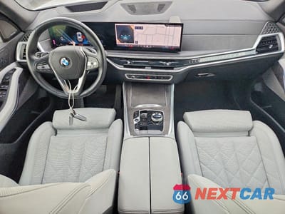 Zdjęcie 8 z 13 samochodu: 2025 BMW X5 XDRIVE40I VIN:5UX23EU07S9Y99962 - miniatura