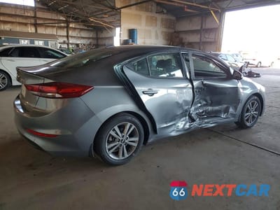 Trzecie zdjęcie samochodu z tyłu: 2018 HYUNDAI ELANTRA SEL VIN:KMHD84LF7JU576594 - miniatura