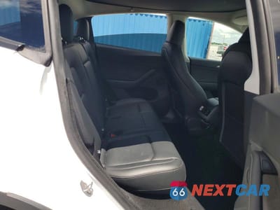 Zdjęcie 10 z 12 samochodu: 2025 TESLA MODEL Y VIN:7SAYGDEE9SA367154 - miniatura