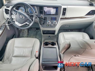 Zdjęcie 8 z 12 samochodu: 2017 TOYOTA SIENNA XLE 8-PASSENGER VIN:5TDYZ3DC1HS816478 - miniatura
