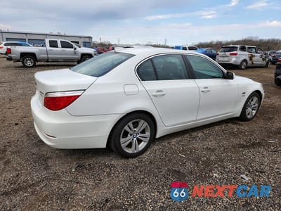 Trzecie zdjęcie samochodu z tyłu: 2010 BMW 528 XI VIN:WBANV1C51AC156744 - miniatura
