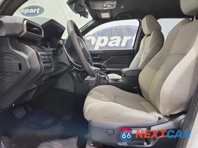 Zdjęcie 7 z 13 samochodu: 2026 TOYOTA 4RUNNER SR5 VIN:JTEVA5BRXT5080101 - miniatura