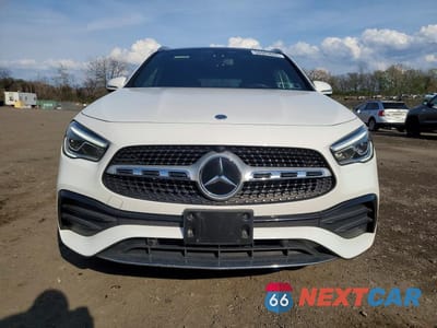 Piąte zdjęcie samochodu w środku: 2021 MERCEDES-BENZ GLA 250 4MATIC VIN:W1N4N4HB1MJ213001 - miniatura