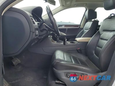 Zdjęcie 7 z 13 samochodu: 2016 VOLKSWAGEN TOUAREG LUXURY 3.6L VIN:WVGEF9BP9GD010835 - miniatura