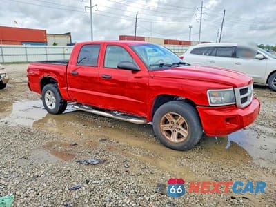 Czwarte zdjęcie samochodu z boku: 2010 DODGE DAKOTA SXT VIN:1D7CW3GK1AS237063 - miniatura