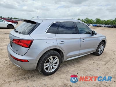 Trzecie zdjęcie samochodu z tyłu: 2020 AUDI Q5 PREMIUM VIN:WA1ANAFY5L2009983 - miniatura