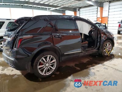 Trzecie zdjęcie samochodu z tyłu: 2025 CADILLAC XT5 SPORT VIN:1GYKNGRS9SZ111520 - miniatura