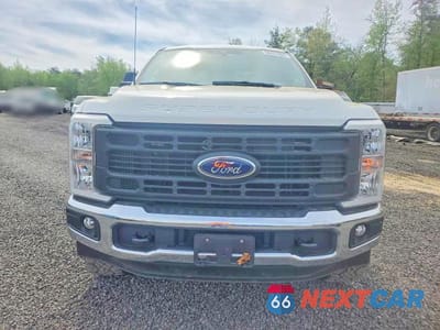 Piąte zdjęcie samochodu w środku: 2025 FORD F250 SUPER DUTY VIN:1FT8X2BA0SEC64048 - miniatura
