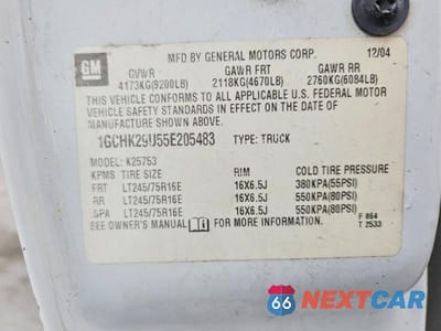 Zdjęcie 12 z 12 samochodu: 2005 CHEVROLET SILVERADO K2500 HEAVY DUTY VIN:1GCHK29U55E205483 - miniatura