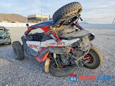 Trzecie zdjęcie samochodu z tyłu: 2024 CAN-AM MAVERICK X3 UTILITY VEHICLE VIN:3JBVVAV41RE000153 - miniatura
