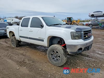 Czwarte zdjęcie samochodu z boku: 2007 GMC NEW SIERRA K1500 VIN:2GTEK13M371645597 - miniatura