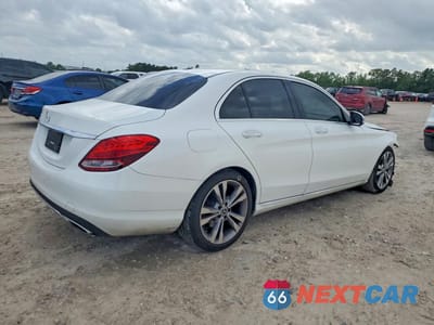 Trzecie zdjęcie samochodu z tyłu: 2017 MERCEDES-BENZ C 300 VIN:55SWF4JB4HU216204 - miniatura