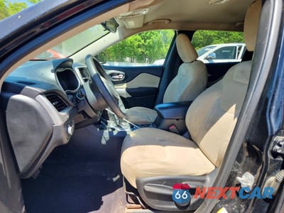 Zdjęcie 7 z 12 samochodu: 2018 JEEP CHEROKEE LATITUDE VIN:1C4PJLCB4JD590479 - miniatura
