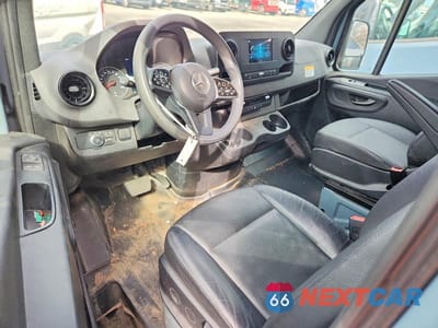 Zdjęcie 8 z 12 samochodu: 2024 MERCEDES BENZ SPRINTER 2500 UTILITY / SERVICE VAN VIN:W1Y4KBHY5RT176292 - miniatura