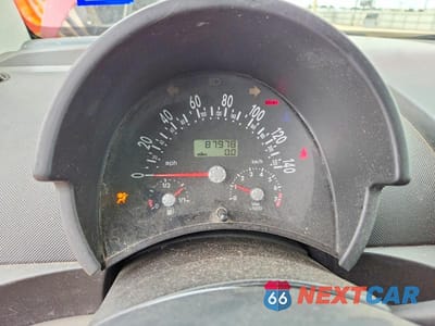 Zdjęcie 9 z 12 samochodu: 2004 VOLKSWAGEN NEW BEETLE GL VIN:3VWBM31Y24M345274 - miniatura