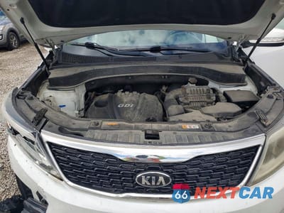 Zdjęcie 11 z 12 samochodu: 2015 KIA SORENTO VIN:5XYKT3A69FG617646 - miniatura
