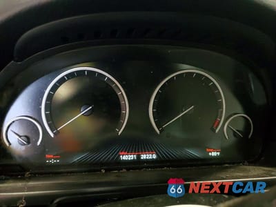 Zdjęcie 9 z 11 samochodu: 2013 BMW 528 XI VIN:WBAXH5C52DD106814 - miniatura