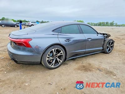 Trzecie zdjęcie samochodu z tyłu: 2022 AUDI E-TRON GT PRESTIGE VIN:WAUEJBFW9N7004473 - miniatura