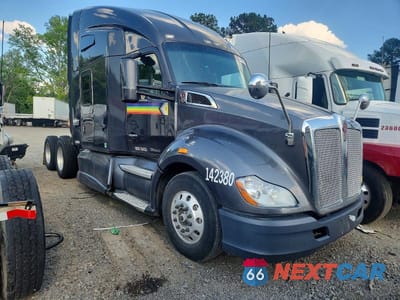 2014 KENWORTH T680 SEMI TRUCK 1XKYD49X8EJ395338 - główne zdjęcie licytacji z USA - miniatura