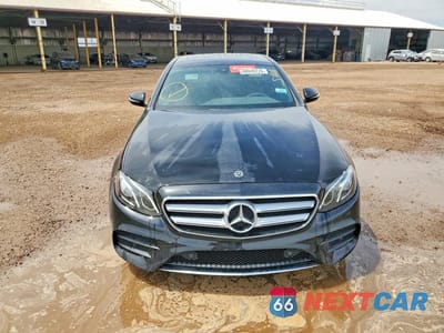 Piąte zdjęcie samochodu w środku: 2020 MERCEDES-BENZ E 450 4MATIC VIN:WDDZF6JB6LA755263 - miniatura