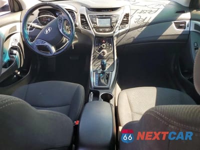 Zdjęcie 8 z 13 samochodu: 2015 HYUNDAI ELANTRA SE VIN:5NPDH4AEXFH586701 - miniatura