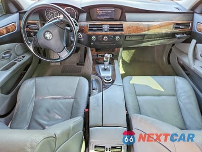 Zdjęcie 8 z 12 samochodu: 2008 BMW 528 I VIN:WBANU53578CT11463 - miniatura