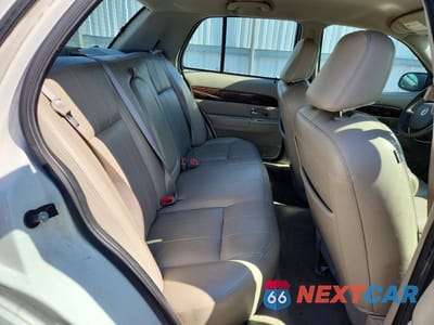 Zdjęcie 10 z 12 samochodu: 2010 MERCURY GRAND MARQUIS LS VIN:2MEBM7FV7AX601772 - miniatura