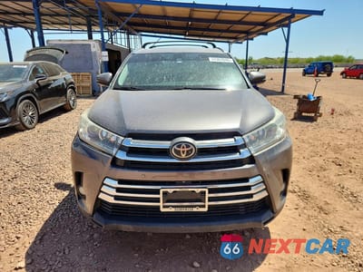 Piąte zdjęcie samochodu w środku: 2017 TOYOTA HIGHLANDER LIMITED VIN:5TDYZRFH3HS211292 - miniatura