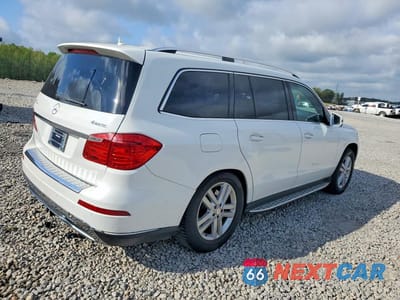 Trzecie zdjęcie samochodu z tyłu: 2015 MERCEDES-BENZ GL 450 4MATIC VIN:4JGDF6EE3FA551870 - miniatura