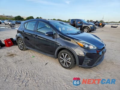 Czwarte zdjęcie samochodu z boku: 2018 TOYOTA PRIUS C TWO VIN:JTDKDTB32J1617370 - miniatura