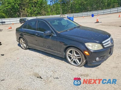 Czwarte zdjęcie samochodu z boku: 2010 MERCEDES-BENZ C 300 VIN:WDDGF5EB7AR093977 - miniatura