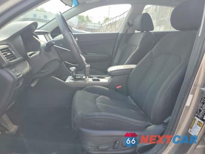 Zdjęcie 7 z 12 samochodu: 2018 KIA OPTIMA LX VIN:5XXGT4L32JG204754 - miniatura